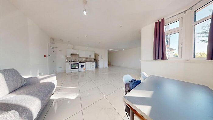 1 Bedroom Property To Rent In Chatsworth Road, Willesden Green, NW2