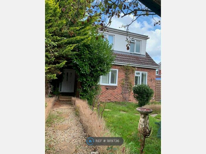 4 Bedroom Detached House To Rent In Kingfisher Drive, Woodley, Reading, RG5