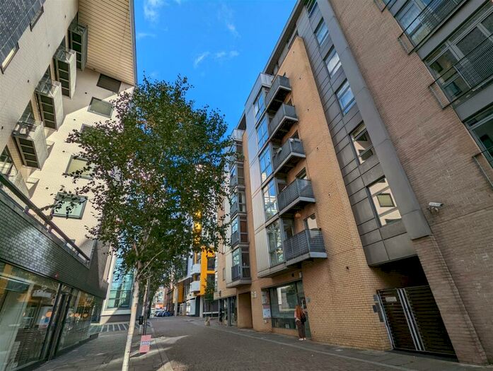 1 Bedroom Apartment To Rent In The Garden House, High Street, Manchester, M4