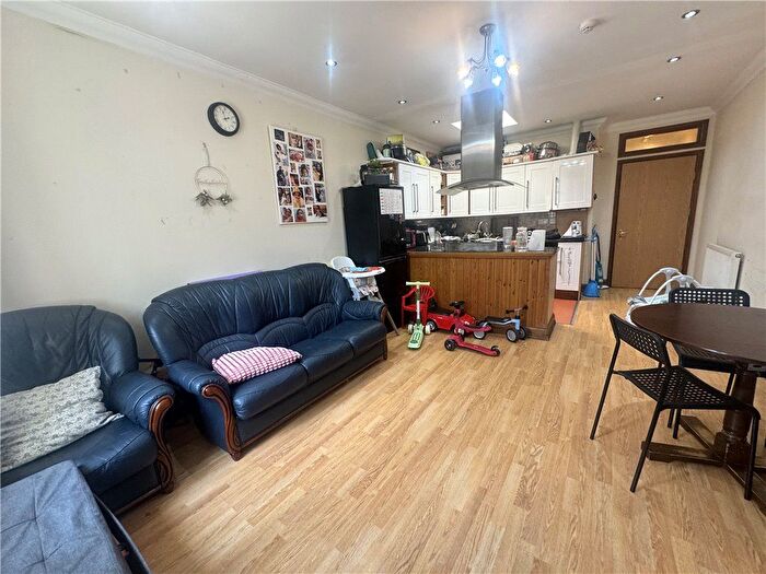 1 Bedroom Flat To Rent In Dunheved Road North, Thornton Heath, CR7