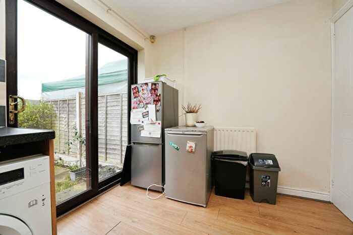 2 Bedroom Detached House For Sale In Medway Road, Worcester, Worcestershire, WR5