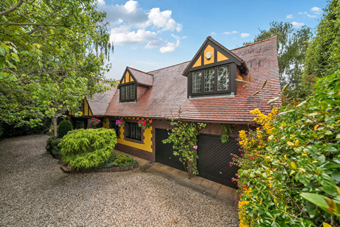 5 Bedroom Detached House For Sale In Cleeve Court, Bristol, BS16