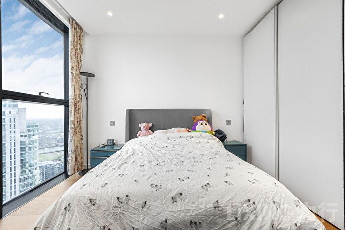 1 Bedroom Flat For Sale In Marsh Wall, Canary Wharf, E14