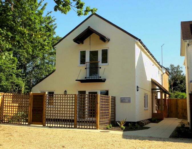 2 Bedroom Flat To Rent In Church Road, Windlesham GU20