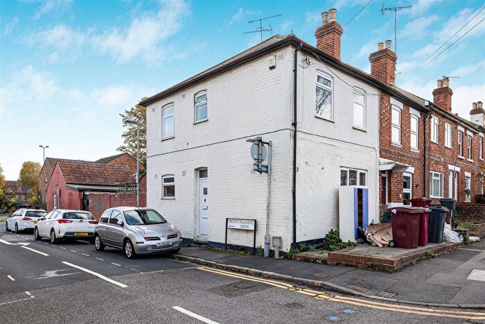 3 Bedroom End Terrace House For Sale In Mount Pleasant, Reading, RG1