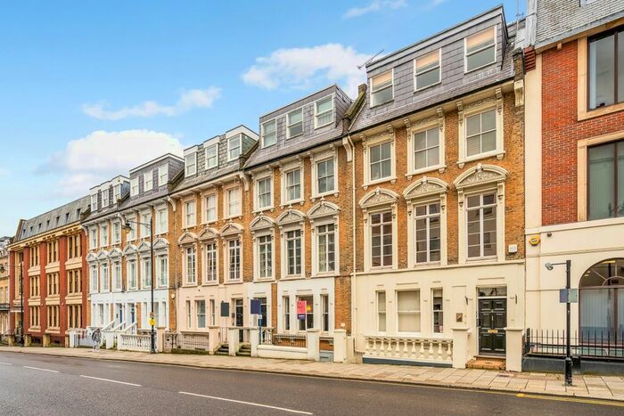 2 Bedroom Flat To Rent In Sheet Street, Windsor, SL4