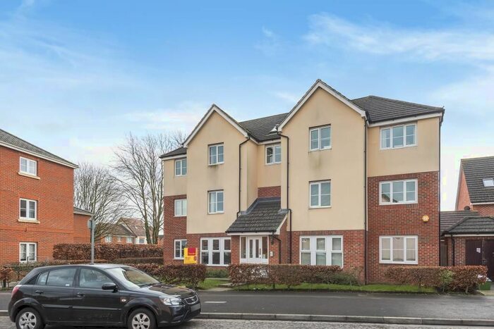 2 Bedroom Flat To Rent In Thatcham, Berkshire, RG19