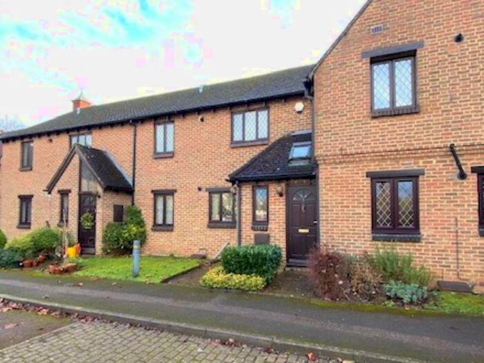 2 Bedroom Apartment To Rent In Rose Court, Oxford, OX4