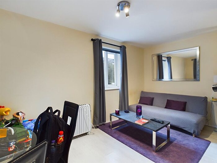 1 Bedroom Flat For Sale In Jack Clow Road, Stratford, E15