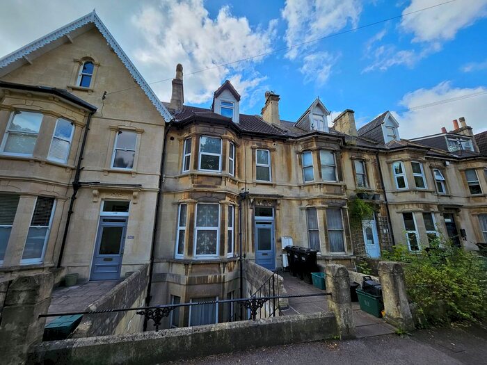 2 Bedroom Maisonette To Rent In London Road West, Bath, BA1
