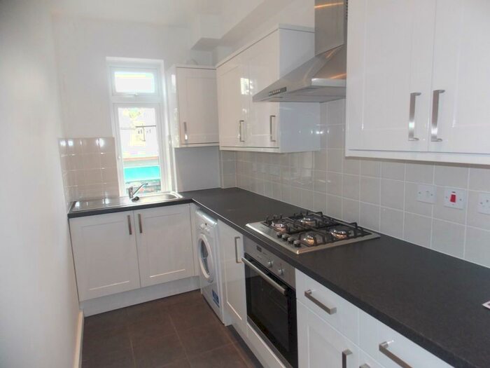 1 Bedroom Apartment To Rent In Jubilee Parade, Snakes Lane, Woodford Green, IG8