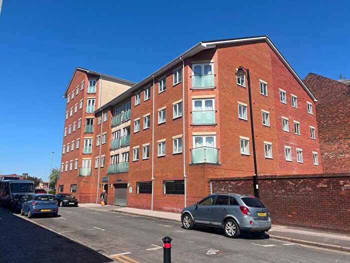 2 Bedroom Flat For Sale In Tradewinds, Old Harbour Court, Wilcolmlee, Hull, HU2