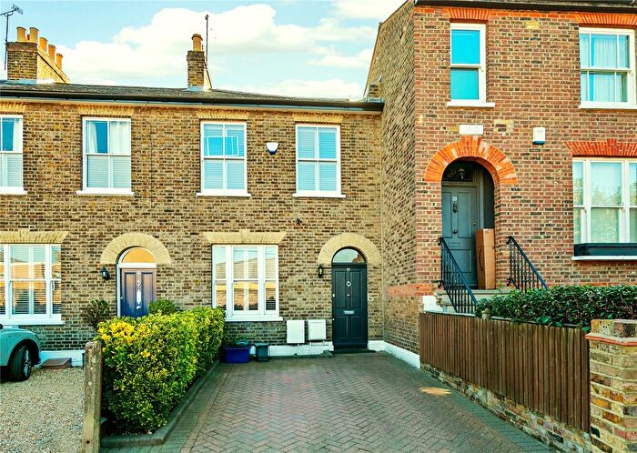 2 Bedroom Terraced House For Sale In Kew Foot Road, Richmond, TW9