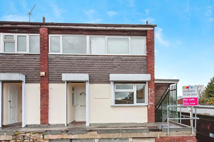 3 Bedroom Flat For Sale In Pine Close, Thetford, IP24