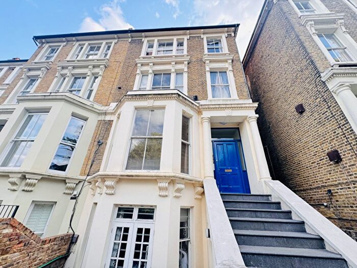 2 Bedroom Flat To Rent In Jeffrey's Road, Clapham North, SW4