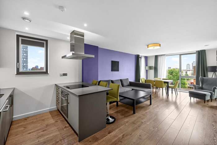 2 Bedroom Apartment To Rent In The Highway, London, E1W