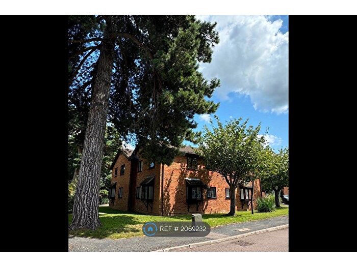 1 Bedroom Flat To Rent In Welham Green, North Mymms, Hatfield, AL9