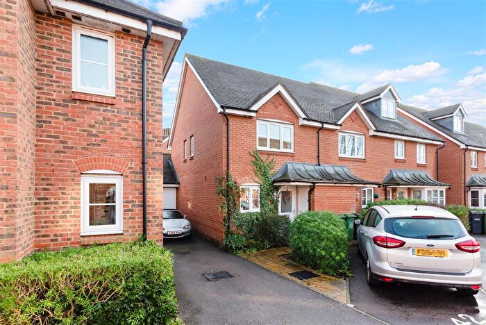 2 Bedroom Property To Rent In Tylehurst Drive, Redhill, Surrey, RH1