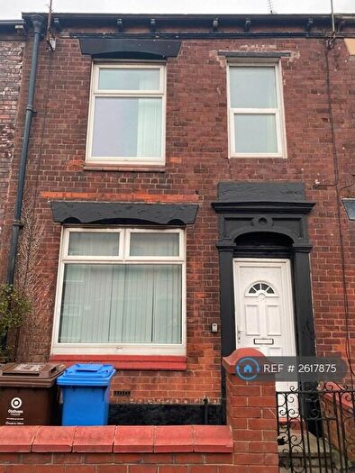 3 Bedroom Terraced House To Rent In Oldham Road, Royton, Oldham, OL2