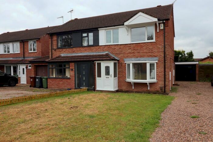 3 Bedroom Semi-Detached House To Rent In Elsham Crescent, Lincoln, LN6