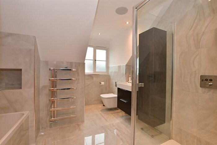 3 Bedroom End Of Terrace House For Sale In Bradfords Close, Buckhurst Hill, Essex, IG9