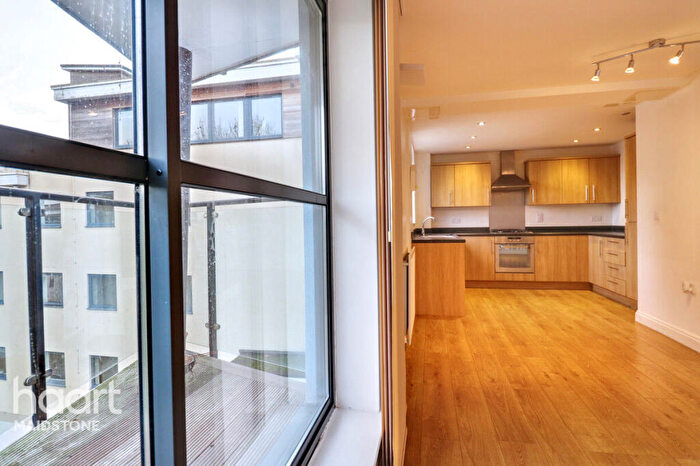 2 Bedroom Apartment For Sale In Clifford Way, Maidstone, ME16