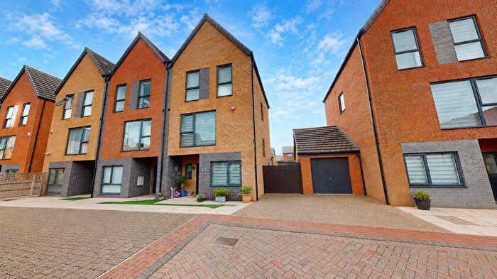 3 Bedroom Terraced House For Sale In Winscar Road, Doncaster, DN4