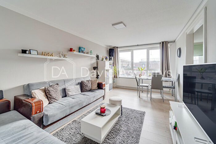 1 Bedroom Apartment To Rent In The Sandlings, Wood Green, London, N22