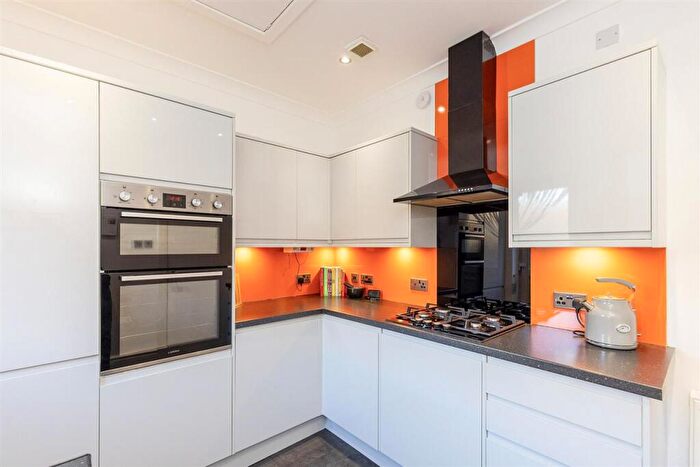 1 Bedroom Bungalow For Sale In Glasgow Road, Bathgate, EH48