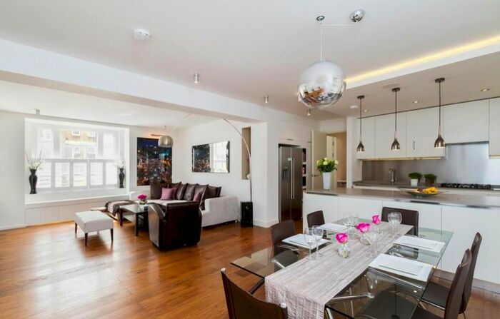 3 Bedroom Flat To Rent In Clarewood Court, Crawford Street, Marylebone, W1H