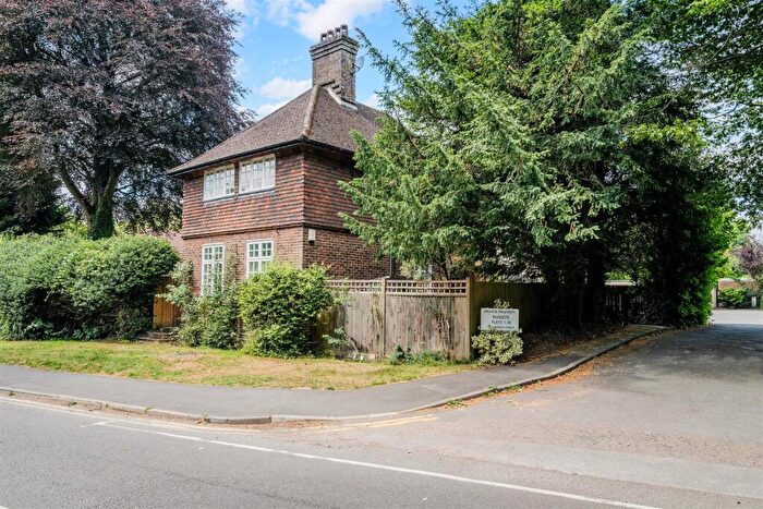 3 Bedroom Detached House For Sale In Russetts Cottage, KT20