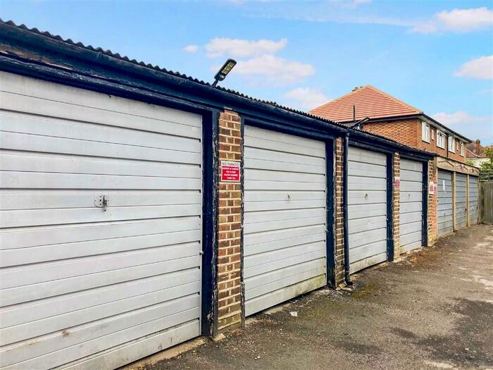 Parking/garage To Rent In East Close, Barnet, EN4