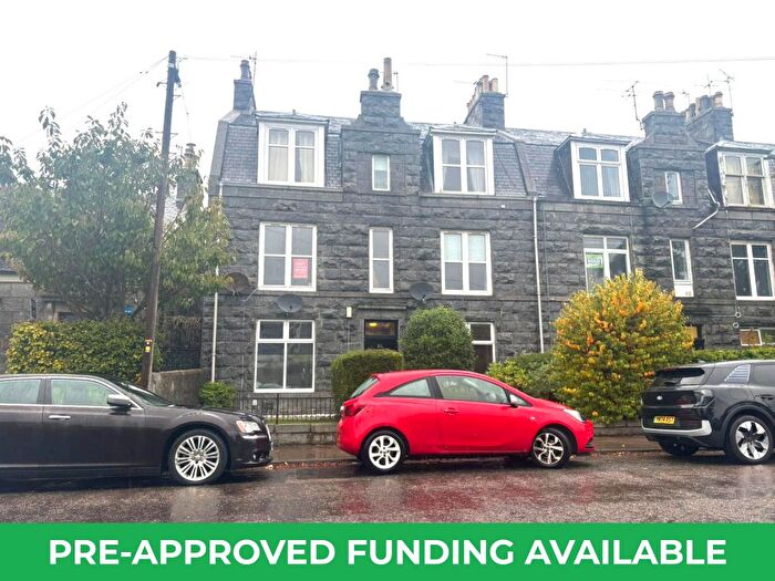 2 Bedroom Flat For Sale In Broomhill Road, First Floor Right, Aberdeen, Aberdeenshire, AB10