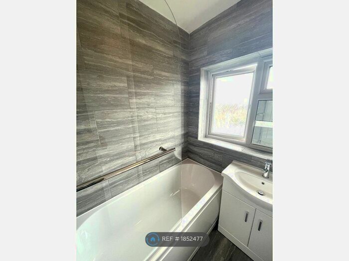 3 Bedroom End Of Terrace House To Rent In Dursley Close, London, SE3