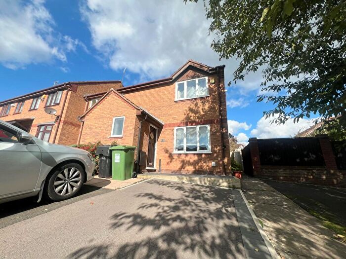2 Bedroom End Of Terrace House To Rent In Glebe Road, Alvechurch, B48