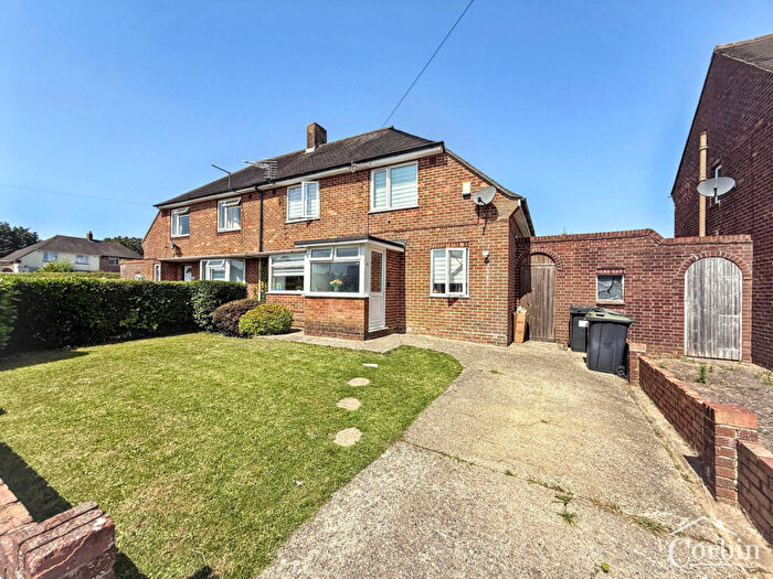 3 Bedroom Semi-Detached House For Sale In Deacon Road, Bournemouth, BH11