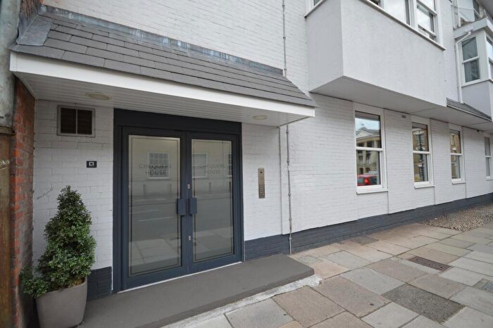 2 Bedroom Flat To Rent In New Street, Salisbury, SP1