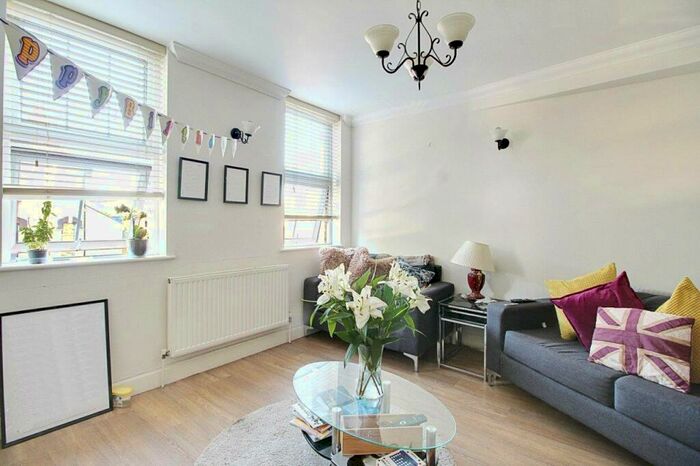 2 Bedroom Apartment To Rent In Alexander Court, High Road, East Finchley, London, N2