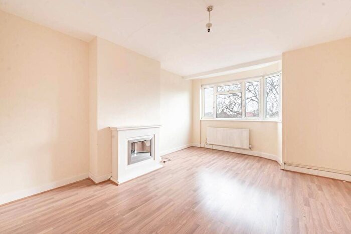 2 Bedroom Maisonette To Rent In Imperial Close, Harrow, HA2