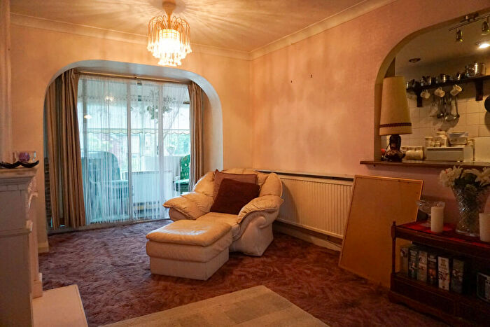 3 Bedroom End Of Terrace House For Sale In Hadley Road, Mitcham, CR4