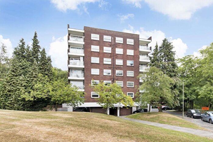 2 Bedroom Flat To Rent In Fairview Court, London, NW4