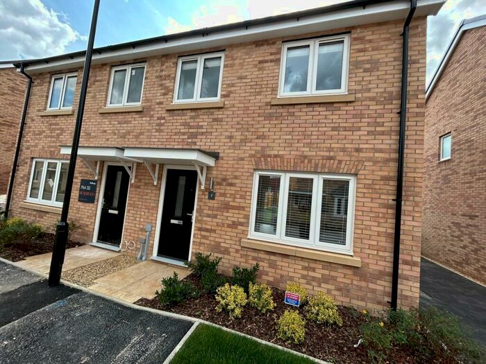 3 Bedroom Semi-Detached House To Rent In Conway Drive, Bourne, Bourne, PE10