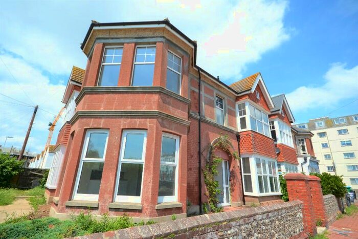 1 Bedroom Flat To Rent In The Esplanade, Worthing, BN11