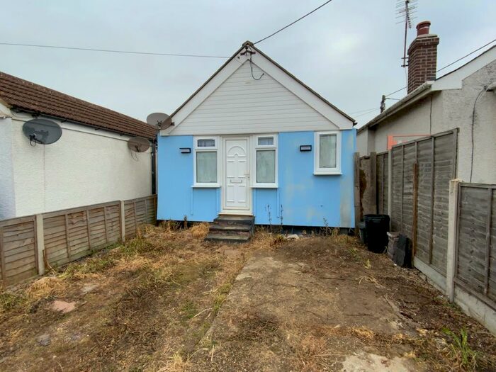 1 Bedroom Bungalow To Rent In Gorse Way, Jaywick, Clacton-On-Sea, CO15