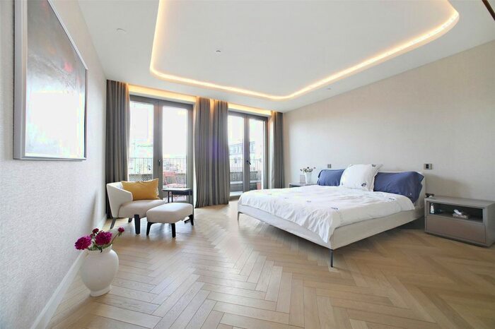 3 Bedroom Flat To Rent In Fareham Street, London, W1F