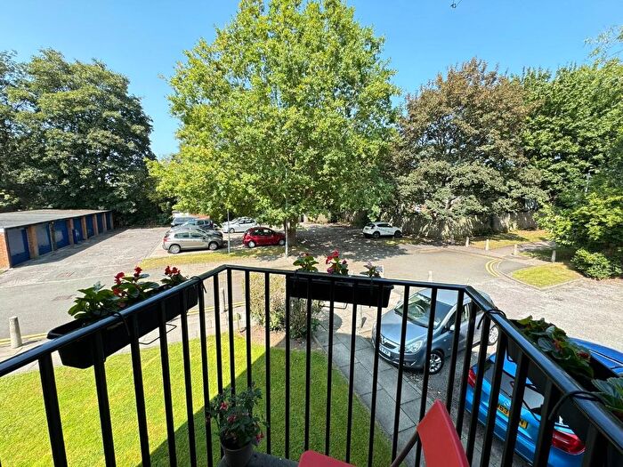 1 Bedroom Flat For Sale In Meadow Court, Hackness Road, Chorlton, M21