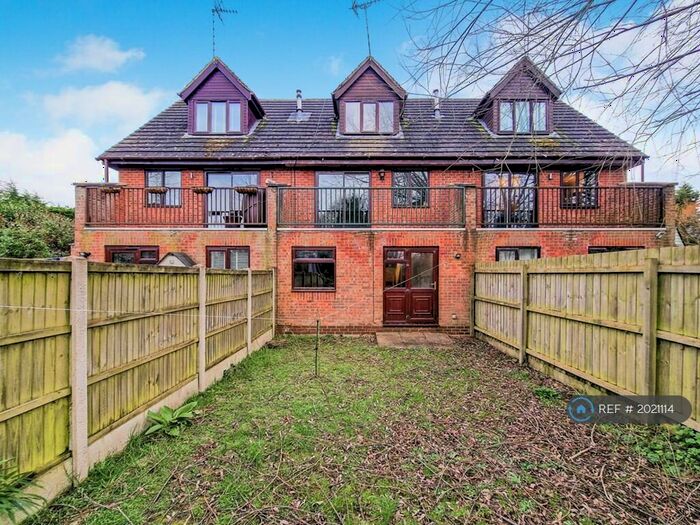 3 Bedroom Terraced House To Rent In Holly Close, Grantham, NG31