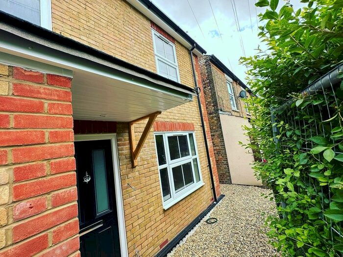 3 Bedroom Semi-Detached House To Rent In Bradford Street, Chelmsford, CM2