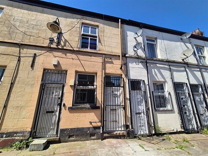 2 Bedroom Apartment To Rent In Stamford Arcade, Ashton-Under-Lyne, OL6