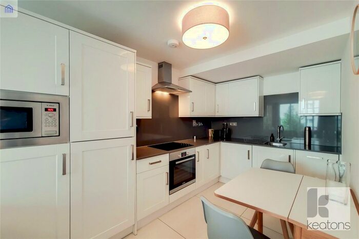 2 Bedroom Flat To Rent In Theatro Tower, Creek Road, London, SE8